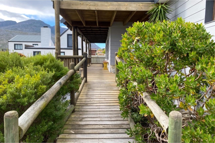 4 Bedroom Property for Sale in Pringle Bay Western Cape